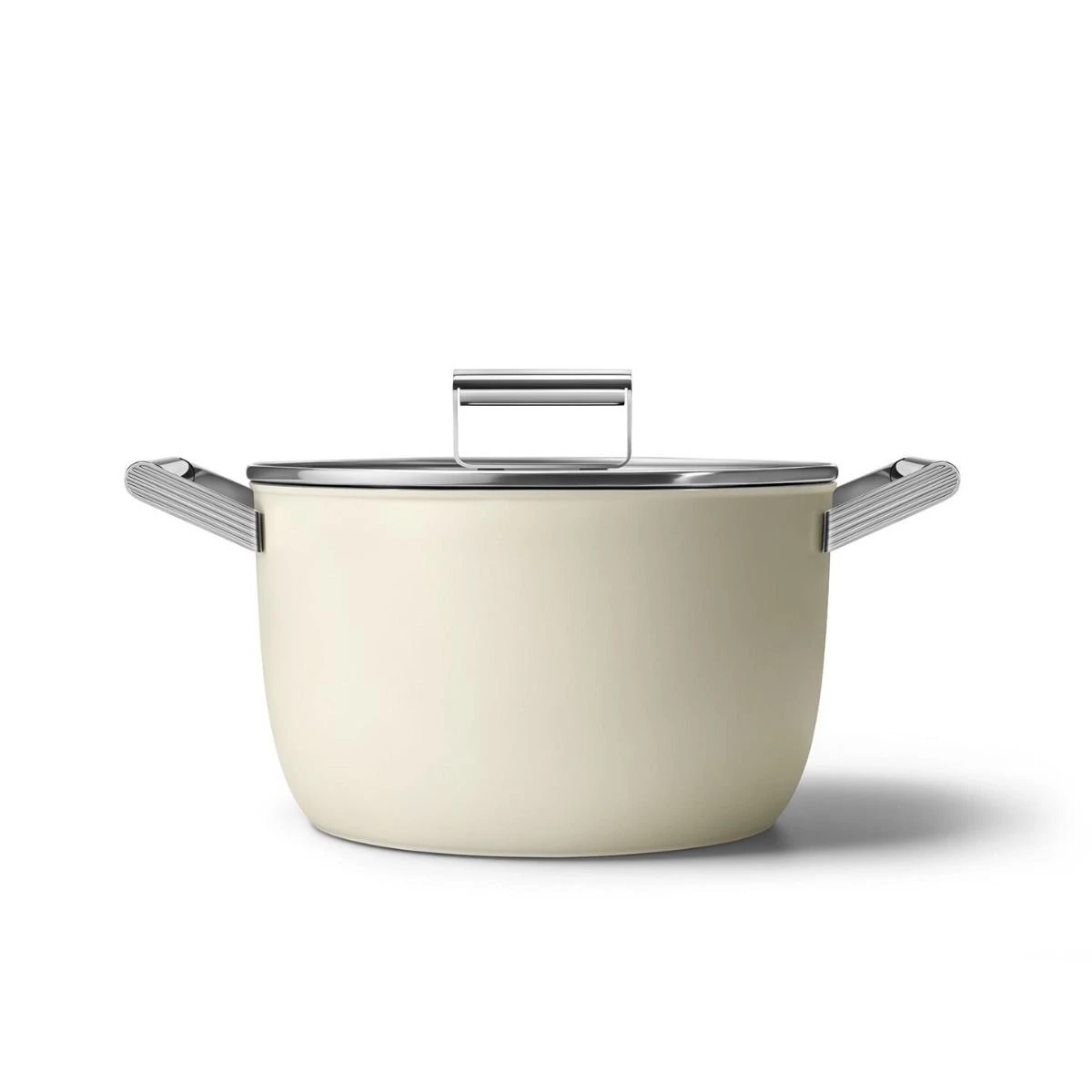 SMEG 8 Qt. Nonstick Casserole Dish With Lid | Cream 3 SMEG 8 Qt. Nonstick Casserole Dish With Lid | Cream